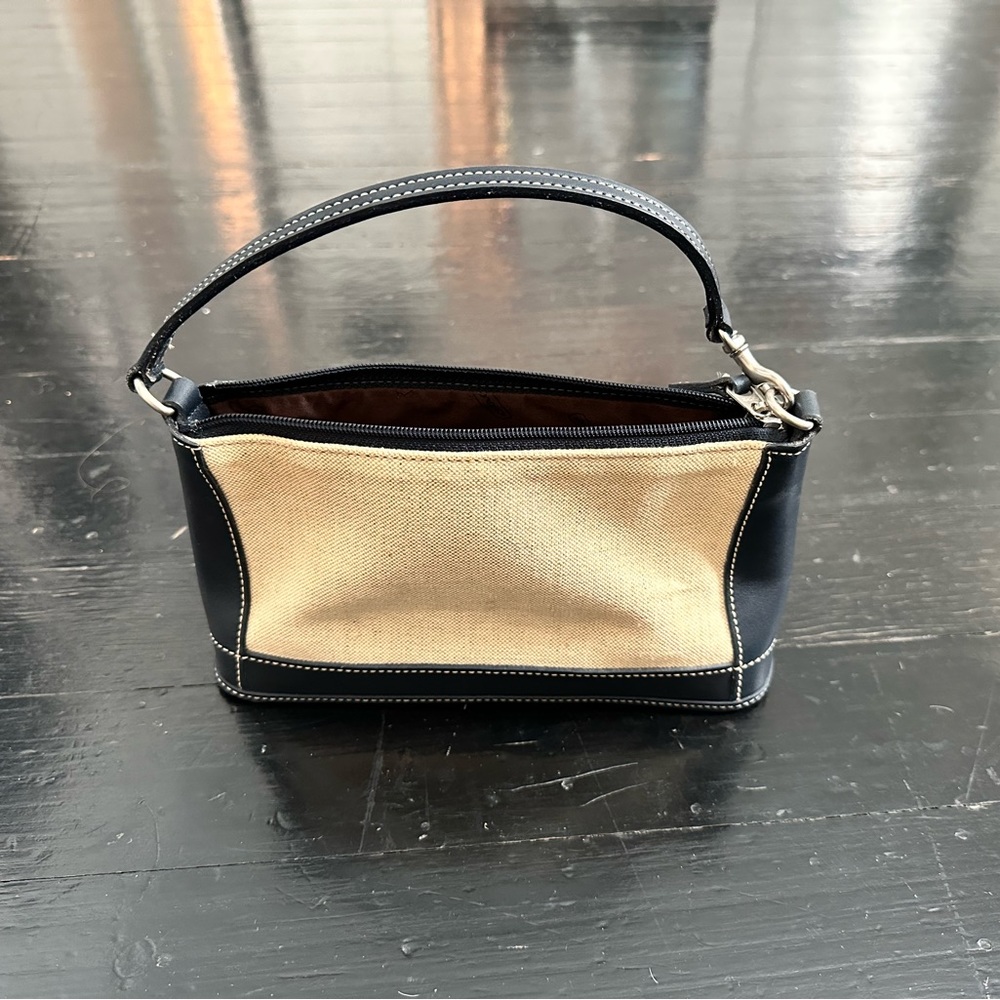 Coach purse - Picture 4 of 7